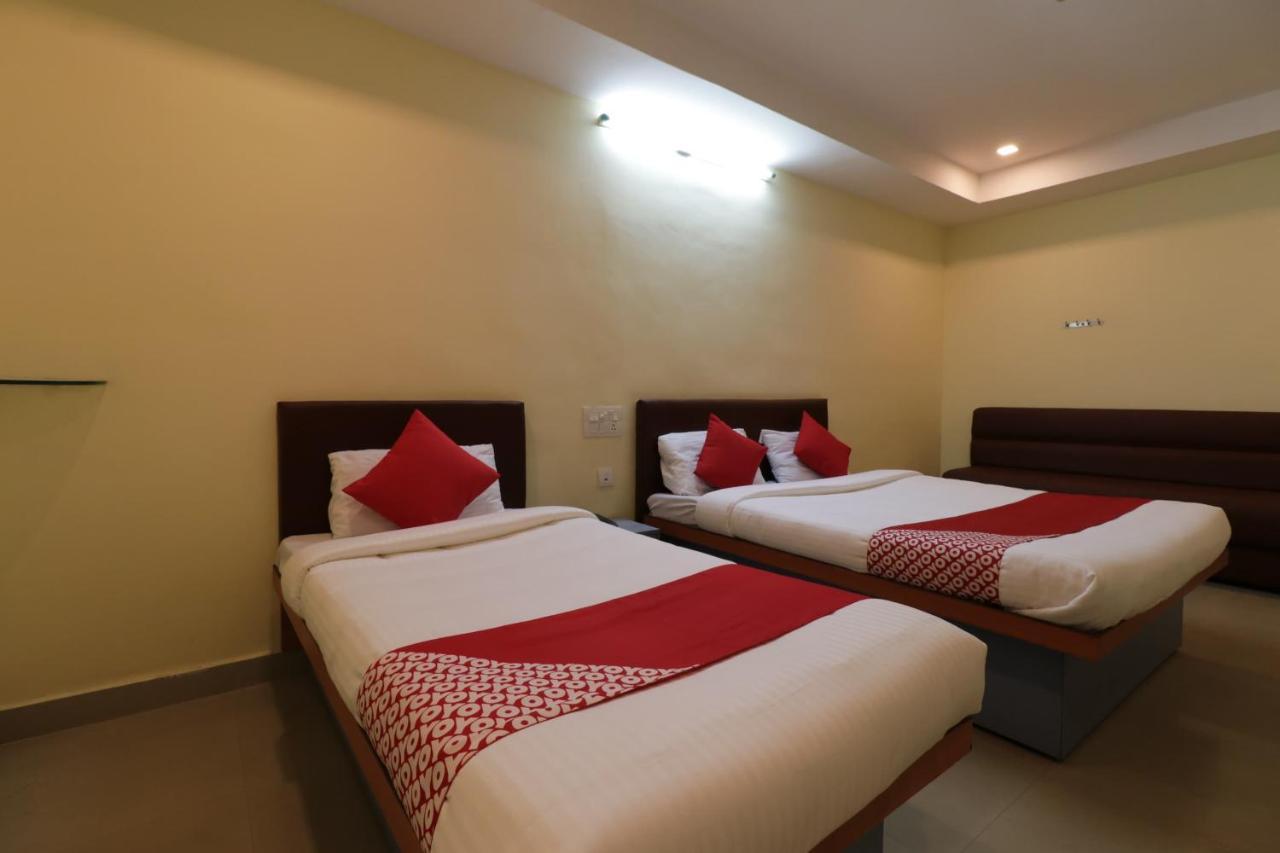 Oyo 29259 Hotel Rama Royal Неллуру Екстер'єр фото